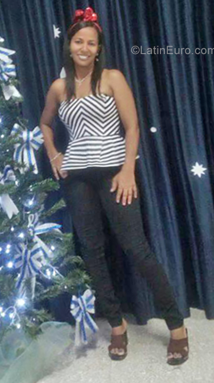 Date this gorgeous Dominican Republic girl Ofelia from Santiago DO34415