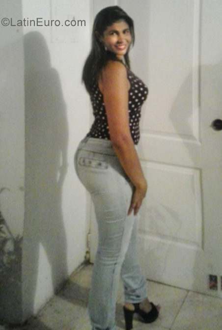 Date this happy Venezuela girl La negra from Managas VE2281