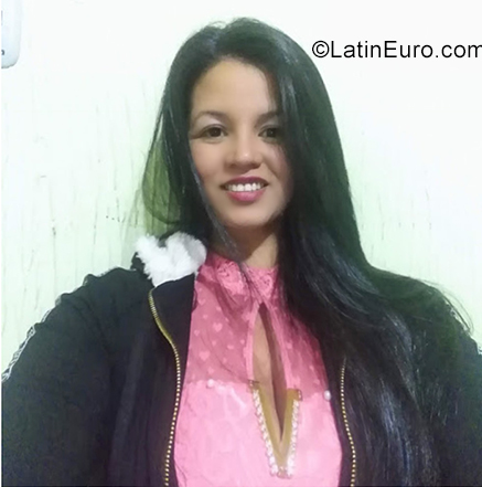 Date this good-looking Colombia girl Maryam from Bogota CO25198