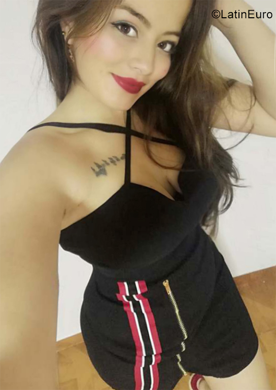 Date this foxy Colombia girl Naty from Bogota CO25204