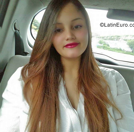 Date this gorgeous Dominican Republic girl Leonilis from Santo Domingo DO34507