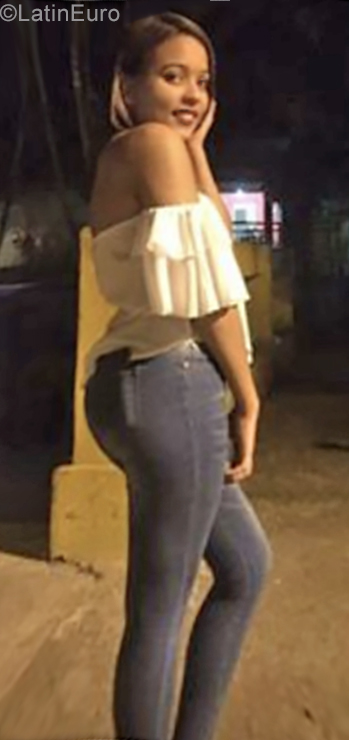 Date this passionate Dominican Republic girl Emily from Santiago DO34528