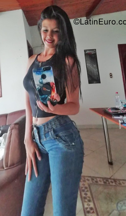 Date this foxy Colombia girl Sara from Bucaramanga CO25246