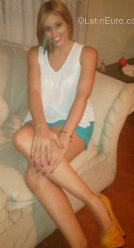 Date this delightful Venezuela girl Jennifer from Caracas VE2350