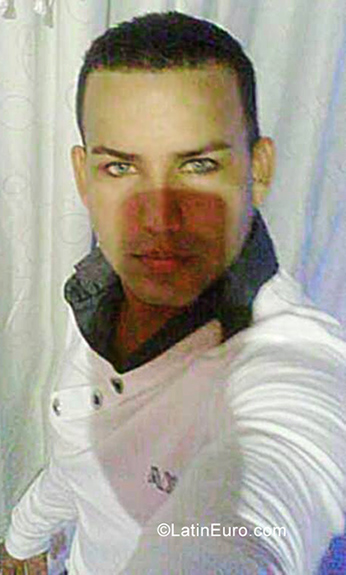 Date this georgeous Venezuela man Jeunis alejandr from Guayana VE2332