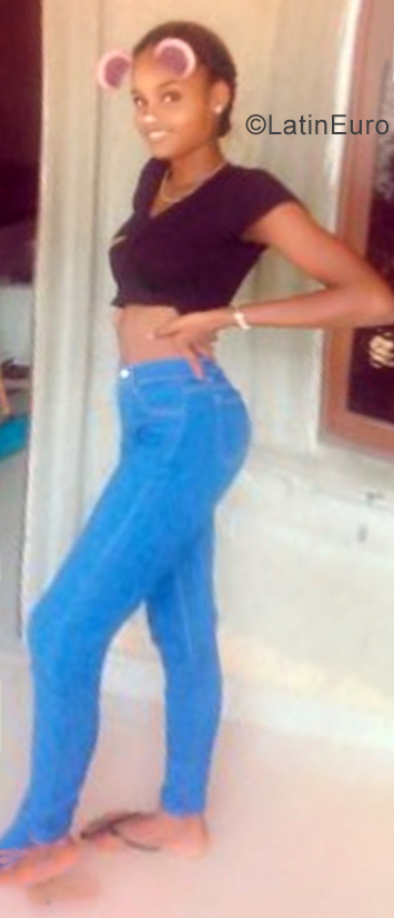 Date this lovely Dominican Republic girl Paulina from Santo Domingo DO34652