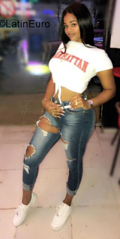 Date this attractive Dominican Republic girl Yailisy from Santo Domingo DO34672