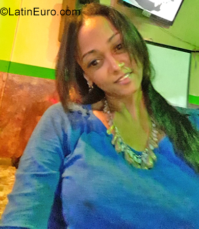 Date this pretty Dominican Republic girl Valencia from Santo Domingo DO34703