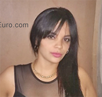 Date this happy Cuba girl Maira from Cienfuegos CU521