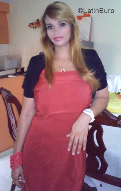 Date this sultry Dominican Republic girl Deruy from Santo Domingo Este DO34876