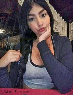 Date this gorgeous Venezuela girl Tiffany from Maracaibo VE2398