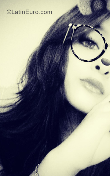 Date this stunning Ecuador girl Jamileth from Portoviejo EC327