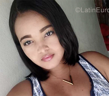 Date this young Dominican Republic girl Karelen from  DO34976