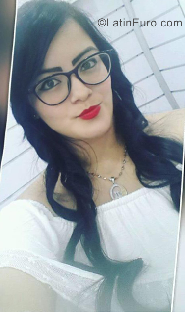 Date this voluptuous Venezuela girl Patricia from Trujillo VE2418