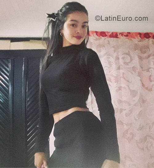 Date this young Colombia girl Catheryn from Medellín CO31368