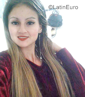 Date this athletic Colombia girl Alexandra from Bucaramanga CO25486