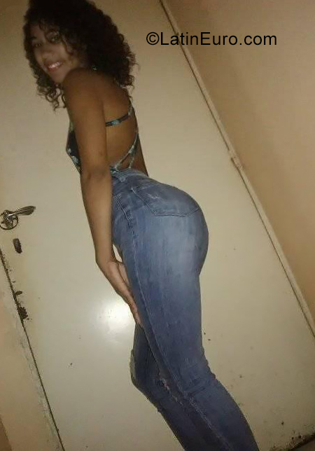 Date this good-looking Venezuela girl Yorgeles from Caracas VE2453