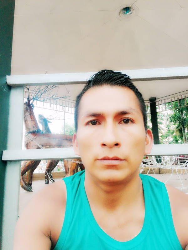 Date this tall Ecuador man Mauro from Santiago EC337