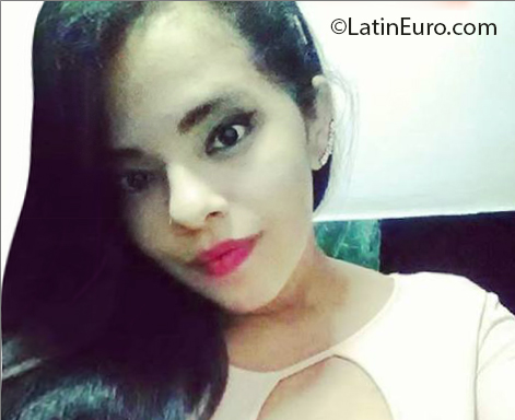 Date this foxy Venezuela girl Joanise from Maracaibo VE2480