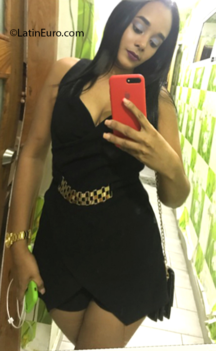 Date this voluptuous Dominican Republic girl Maria from Santo Domingo DO35207
