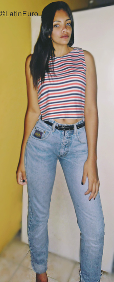 Date this nice looking Venezuela girl Luisa from Puerto Ordaz VE2488