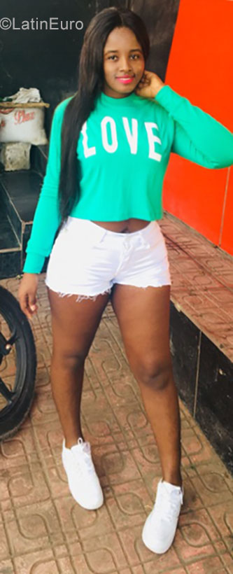 Date this beautiful Dominican Republic girl Maryorie from Santo Domingo DO35237