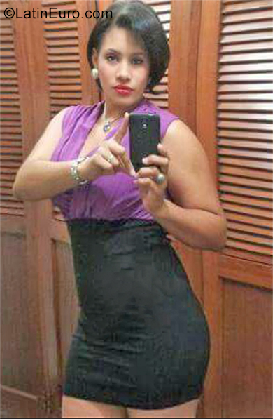 Date this voluptuous Dominican Republic girl Claudia from Santiago DO35243