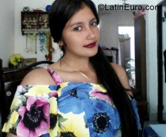 Date this young Colombia girl Lucia from Bogota CO25631