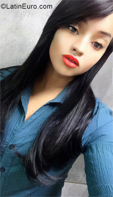 Date this georgeous Dominican Republic girl Rosa from Santo Domingo Este DO35294