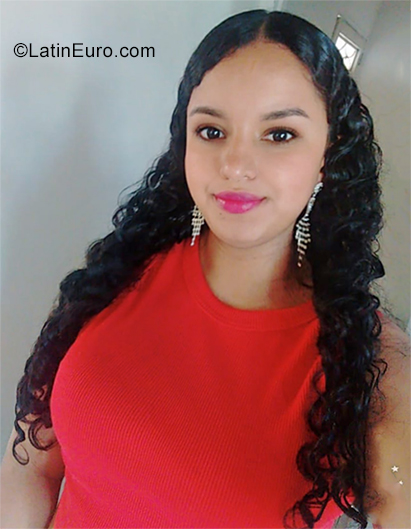 Date this pretty Colombia girl Lorena from Medellin CO25665