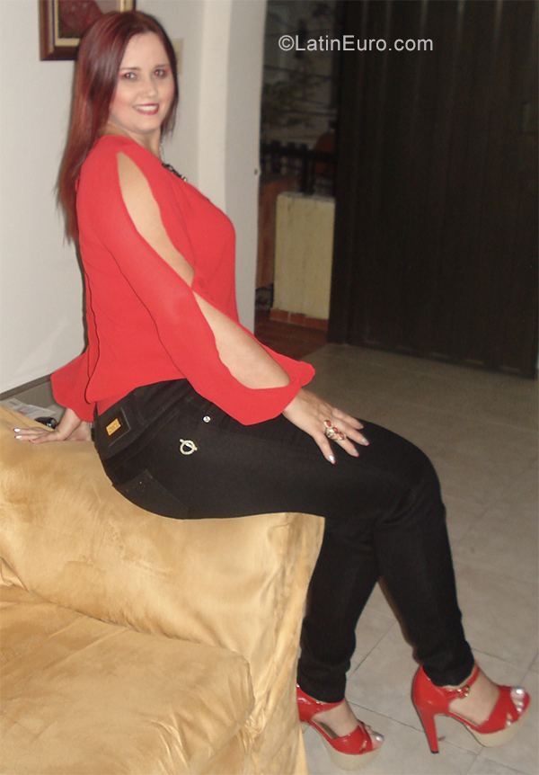 Date this fun Colombia girl Rosmiria from Bucaramanga CO25673