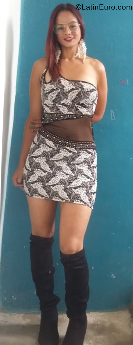 Date this pretty Colombia girl Damaris from Manizales CO25675