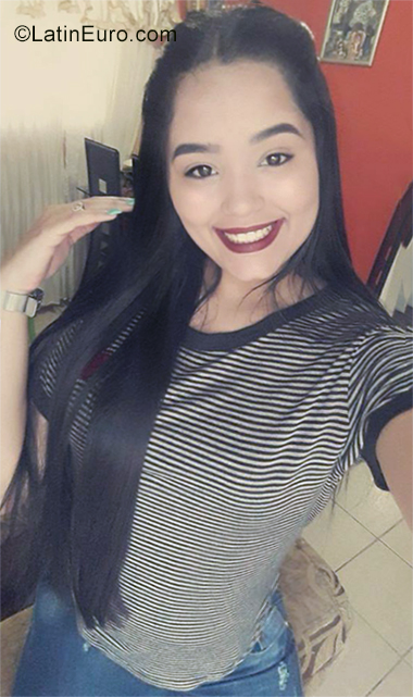 Date this tall Venezuela girl Gisel from Cabimas VE2513