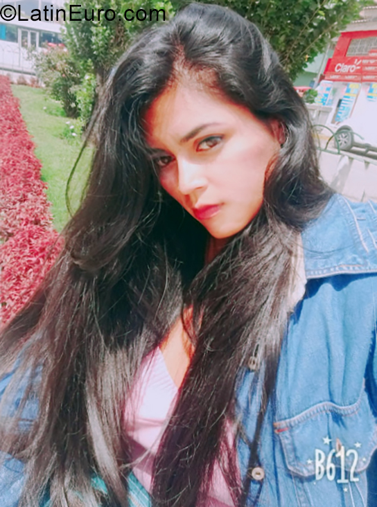 Date this attractive Peru girl Milagros from Lima PE1452