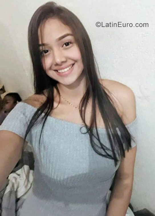 Date this tall Venezuela girl Hilary from Barquisimeto VE2538