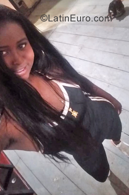 Date this stunning Colombia girl Yendi from Bogota CO25847