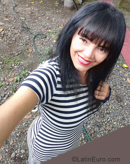 Date this young Ecuador girl Nurys from Quevedo EC347