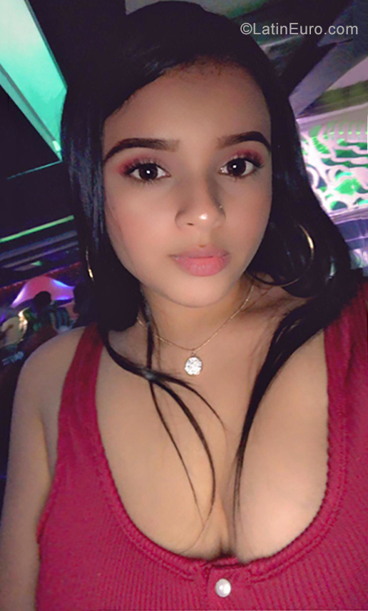 Date this young Dominican Republic girl Kisey from Santiago DO35521