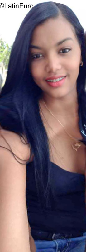 Date this stunning Dominican Republic girl Maria from Santo Domingo DO35545