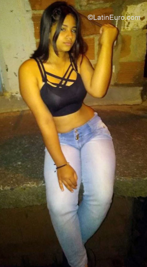 Date this delightful Colombia girl Naly from Medellin CO25819