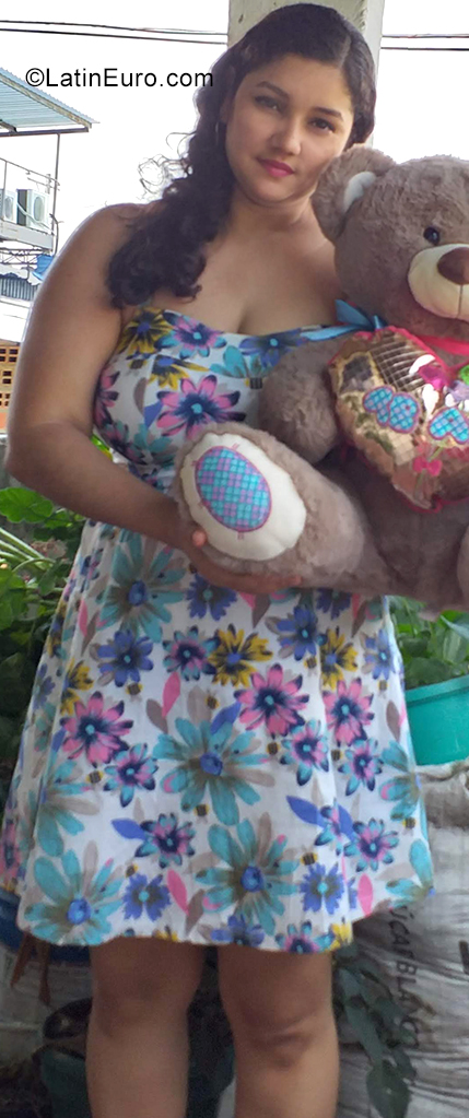 Date this pretty Colombia girl Yuliana from Palmira CO25829