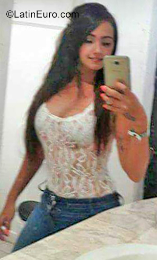 Date this funny Colombia girl Wendy from Bucaramanga CO25843