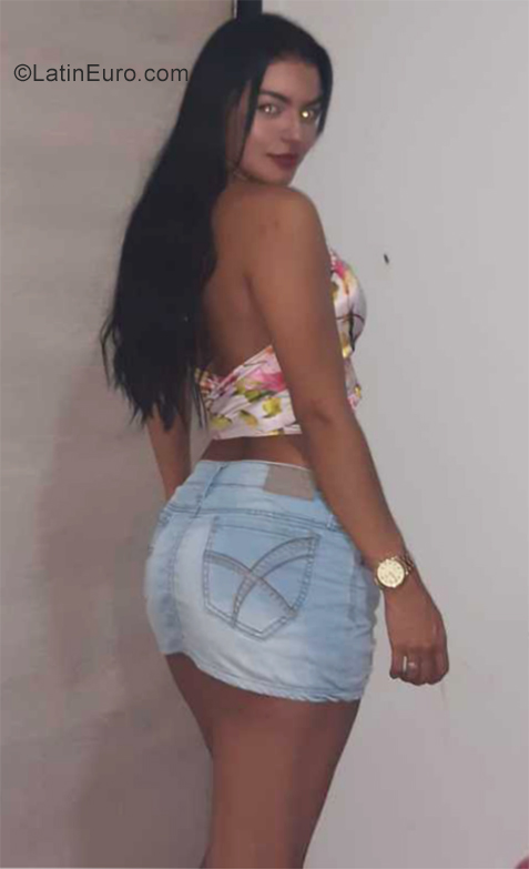 Date this delightful Colombia girl Tania from Bogota CO25851