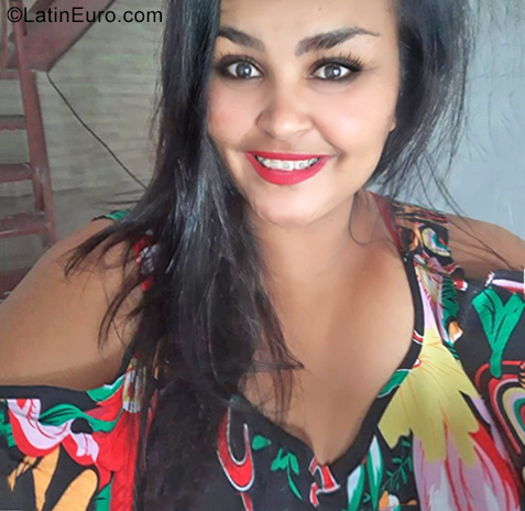 Date this nice looking Brazil girl Jucy from Sao Paulo BR10892