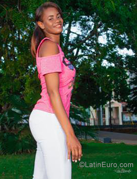 Date this young Dominican Republic girl Yalitza from Dajabon DO35702