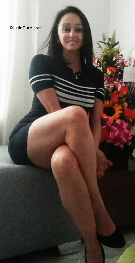 Date this beautiful Colombia girl Liliana from Bogota CO25904