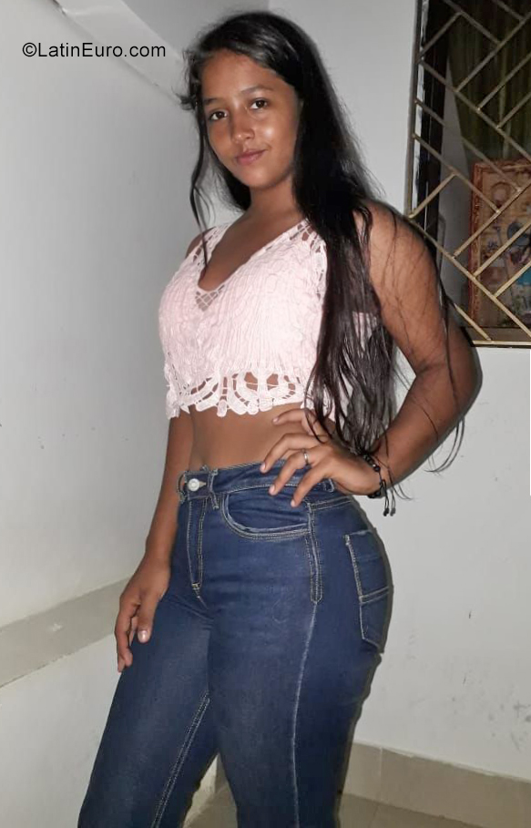 Date this passionate Colombia girl Wendy from Sincelejo CO25909