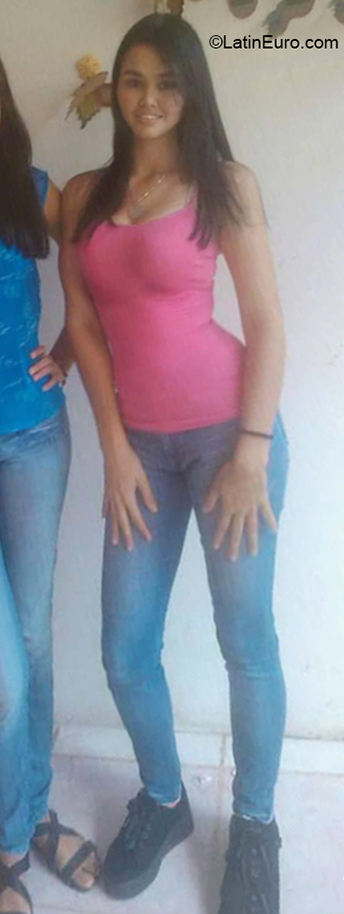 Date this beautiful Venezuela girl Theiria from Carupano VE2631