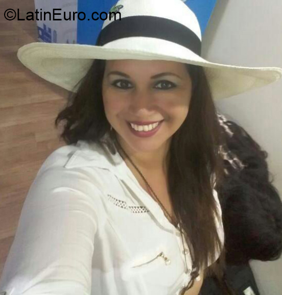 Date this attractive Ecuador girl Maritza from Guayaquil EC362