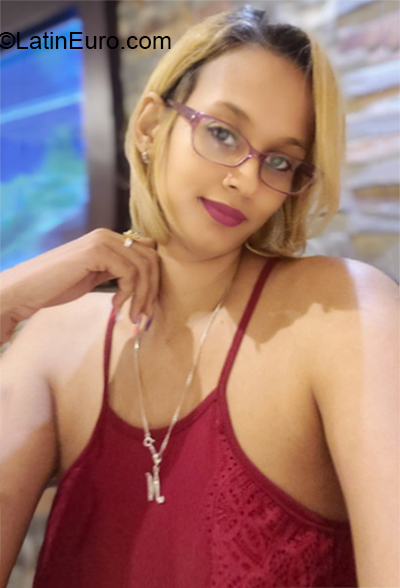 Date this hot Dominican Republic girl Jennifer from Santo Domingo DO35775